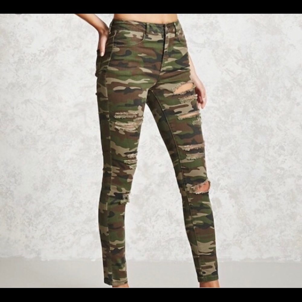 Ripped camo skinny jeans